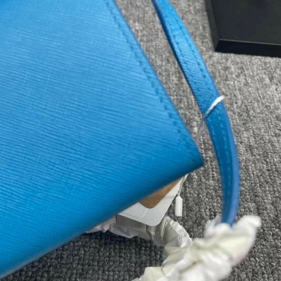 100% Authentic Prada Envelope Wallet on Strap Bag - Picture 4 of 10